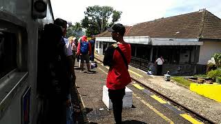 preview picture of video 'Ka Serelo S6 Bersilang Ka Serelo S5 di Stasiun Muara Enim'