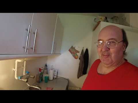 MongoTV_4853 - Opvarmer Ravioli Med PØLSE og OST og Snakker Om Secound Life