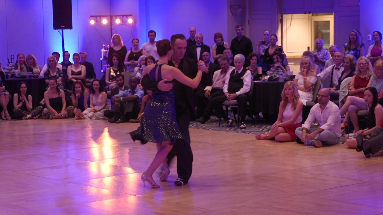 Lucila Cionci & Rodrigo "Joe" Corbata 3 of 4