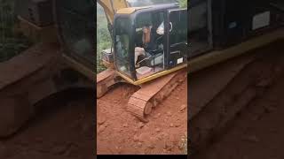Download lagu Operator wanita Excavator, Ekskavator Kontruksi #shorts mp3