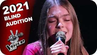 Alec Benjamin - Let Me Down Slowly (Emily) | The Voice Kids 2021 | Blind Auditions