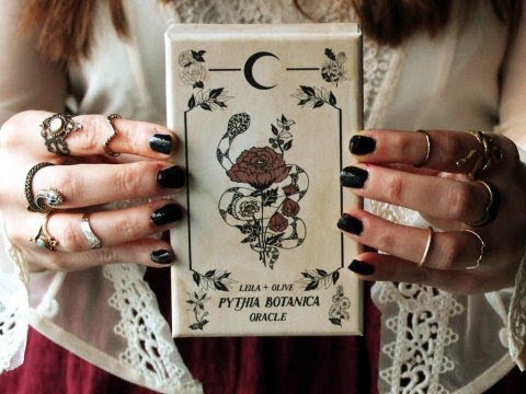 📚 |• Pythia Botanica Oracle Deck | Leila + Olive