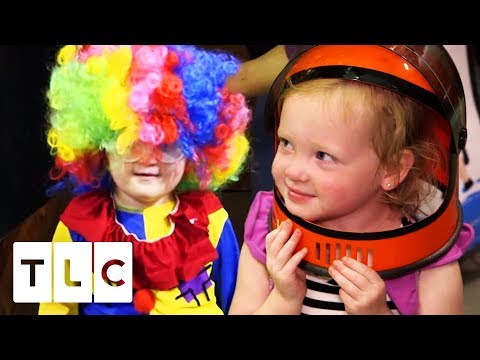 The Quints Help Pick Out Their Halloween Costumes | Outdaughtered