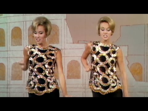 The Kessler Twins "When In Rome" on The Ed Sullivan Show