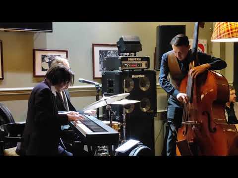 Tweed bar  Вадим Кулов и ко, гвоздь программы - Прохор Бурлак.  05.02.2021