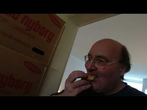 MongoTV_6375 - DANISH MUKBANG - Guffer Winerbrød En Varm Sommeraften