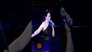 Ebru Gündeş - Bende bir insan evladıyım ( Canlı )