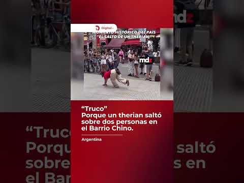 ¡Salto increíble! 🐾🇦🇷 Un therian sorprende en el Barrio Chino con su agilidad. #Therian #BarrioCh