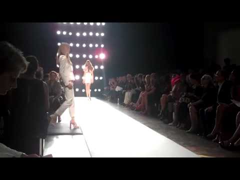 Gianfranco Ferre Spring Summer 2010 - 2011 Milan.