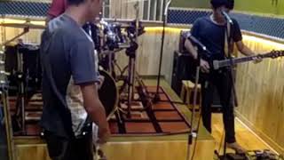 Download lagu d'wapinz - hidupku seorang mp3