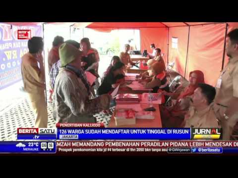 Warga Kalijodo Pindah ke Rusun Dibantu Satpol PP