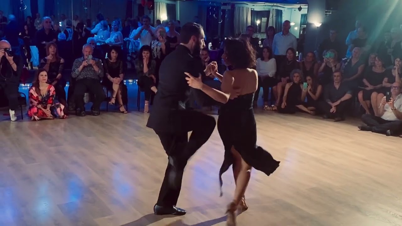 Gianpiero Galdi y Lorena Tarantino  - "Olvidame"  - Orquesta Juan D'Arienzo