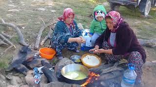 preview picture of video 'kazdagları sarıkız tepesi kamp alanında sabah kahvaltı hazırlıkları kahvaltı keyfi '