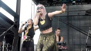 Austra - The Choke (Laneway Melb 2012)