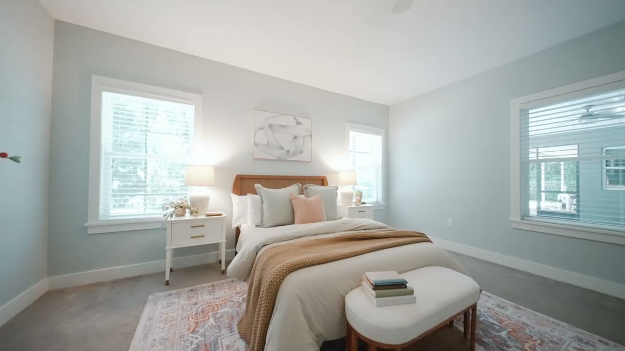 2945 LAKESHORE DRIVE