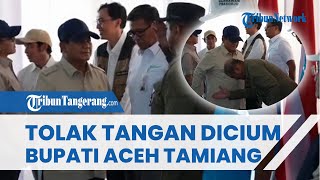 Momen Prabowo Menolak Tangannya Dicium Bupati Aceh Tamiang, Langsung Merangkul Armia Fahmi