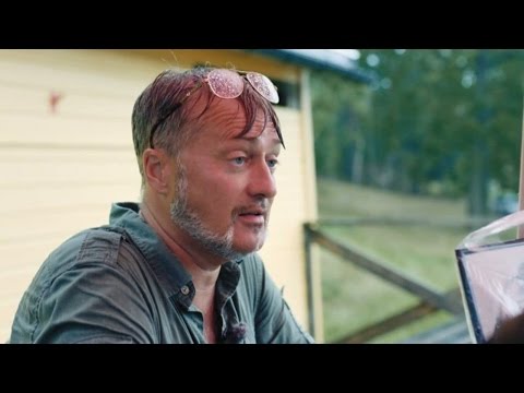 Tony Irving om sin kämpiga bakgrund  - Camping Queens (Sjuan)