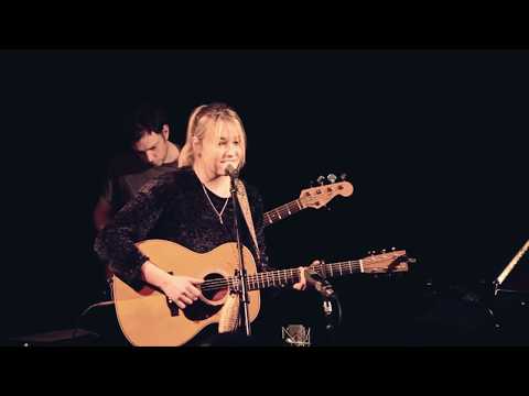 Rebel Song (Tina Dico) - Caro Trischler & Band live @ klangraum