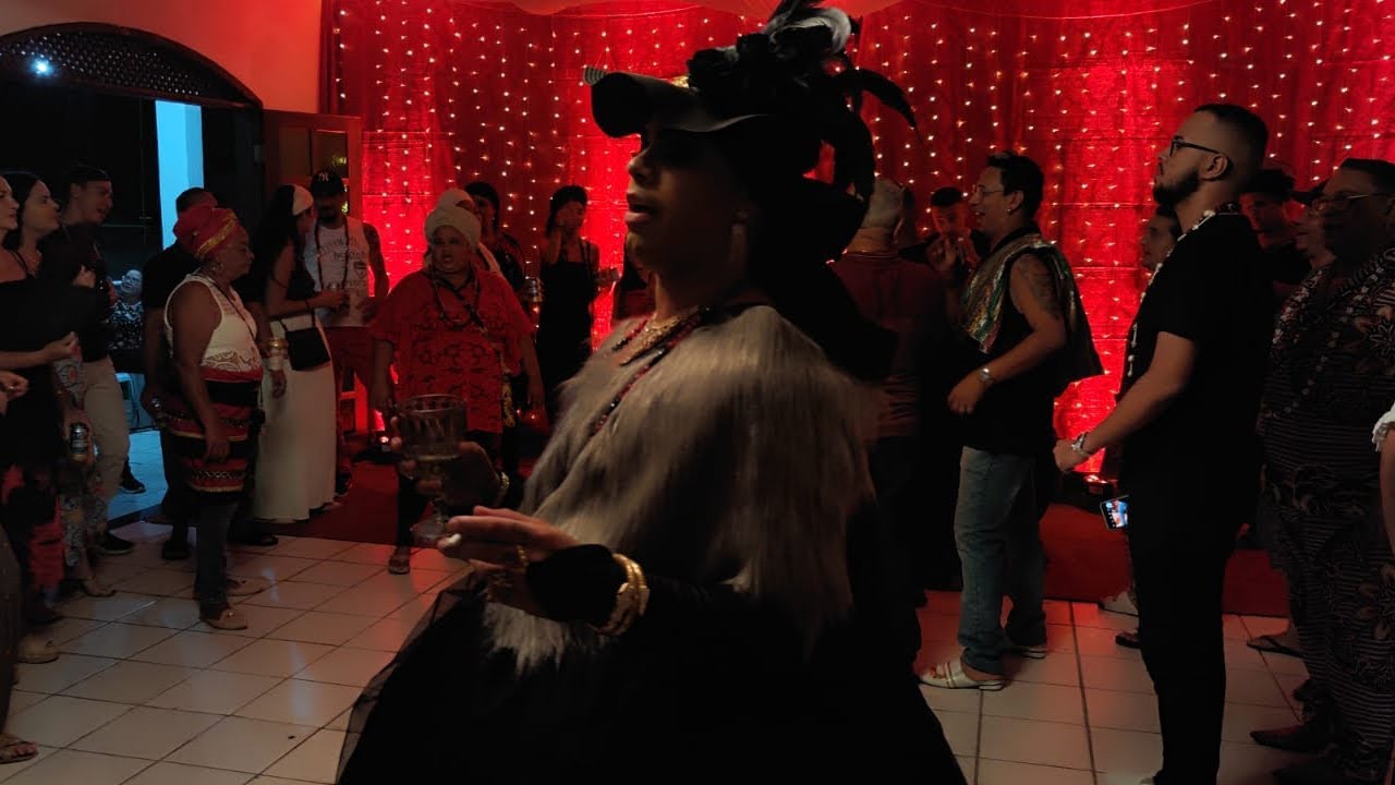 Pombo Gira Rosa Vermelha - Lucas Juremeiro