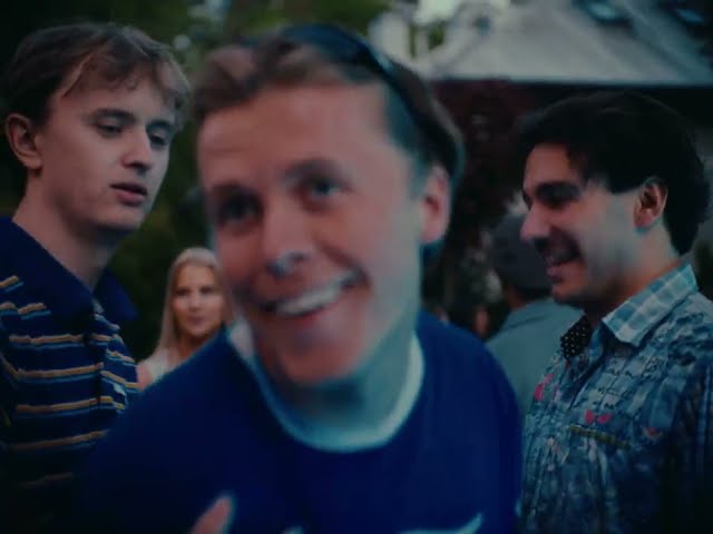 Video zu 'Damn Du Ser Bra Ut' ansehen Video zu 'Damn Du Ser Bra Ut' ansehen