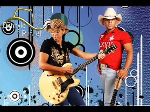 Ela Me Ama video