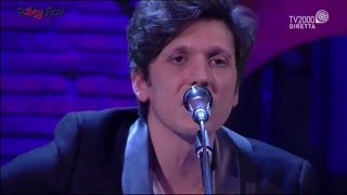 Revolution. Ermal Meta canta &quot;Odio le favole&quot;