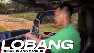 Download lagu LOBANG JEBAKAN BIKIN GASRUK,GAK TAUNYA DALAM  mp3