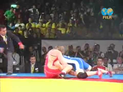 67kg Finals 2009 World Championship Martine Dugrenier (CAN) vs Julia Bartnovskaia (RUS)