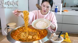 Download lagu Real Mukbang:) So Delicious Korean Spicy Sausage Stew ☆ Ramyun, Recipe mp3