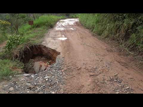 Buraco Gigante na Estrada Velha de Juquitiba