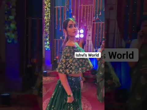 Durva ka dance 🥳 in reeva and Ishan 💖 mehendi 💚aka Nandini tiwari 🤩 #trending #ghkkpm #starplus