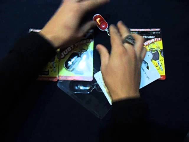 Vídeo relacionado con Buscador de llaves de silbato, localizador de llaves de alarma antipérdida, control de sonido con batería, rojo