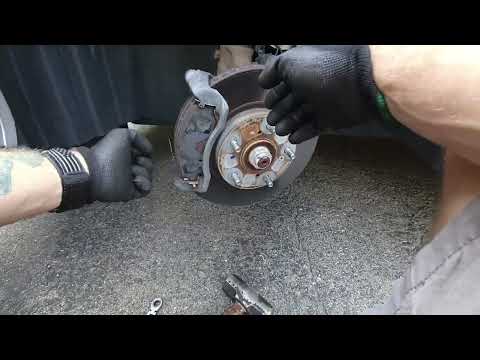 2018 Honda Civic Front Brake Pad and Rotor Replacement