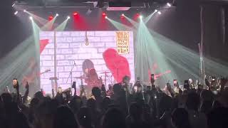 Marcos Menchaca canta en vivo Quién Dice