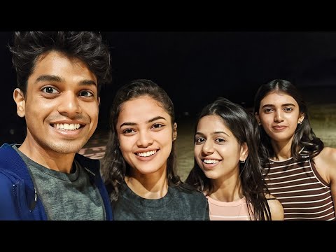 Talking to Strangers in Mumbai Beach Talking to Strangers in Mumbai Beach