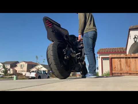2007 Yamaha R6 Cold Start (muffler delete)