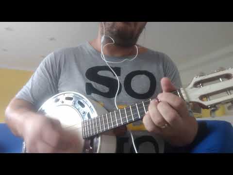 Emília - Fundo de Quintal