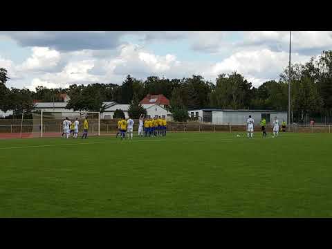 Fabian Ihlow (BSC Preußen II) trifft mit einem Freistoß in den Winkel zum 2:1 gegen den HSV Fortuna.