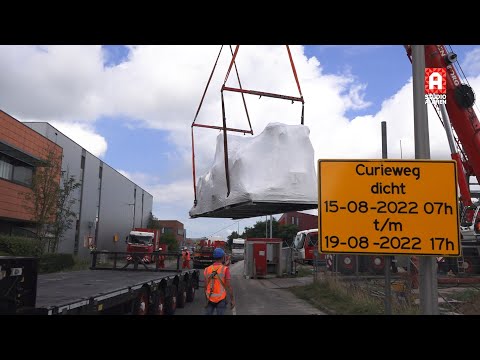 Mega-operatie: hoogspanningsinstallaties van 30 ton op plek gehesen