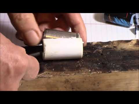 Inside a Nickel Cadmium Battery.  Qhib Saib Sab Hauv Lub Roj Sam.