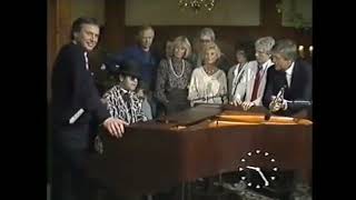 Elton John - informal jam of Too Young at the Savoy (1985)