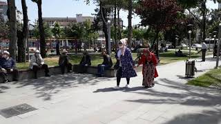 65 Yaş Ve Üzeri Vatandaşlar Sokağa Çıkmanın İkinci Kez Tadını Çıkardı