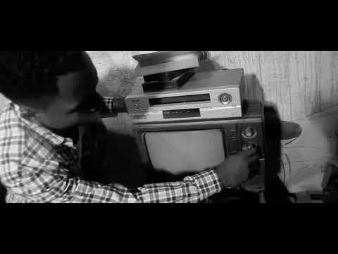 Senior Bonzo Deja Vu official video