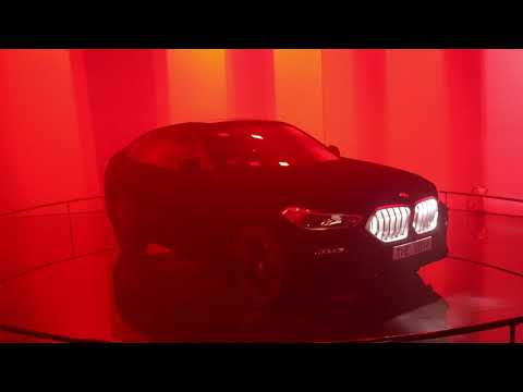 IAA 2019: BMW X6 in Vantablack ist schwärzestes Auto der Welt