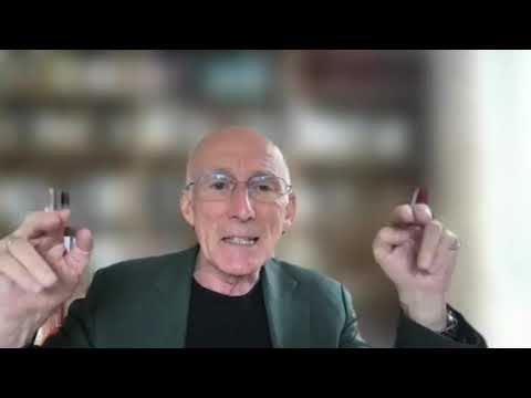 Dr Gerhard Thiele (german astronaut) talking with Matthias Henkel (Chair of ICOM MPR)