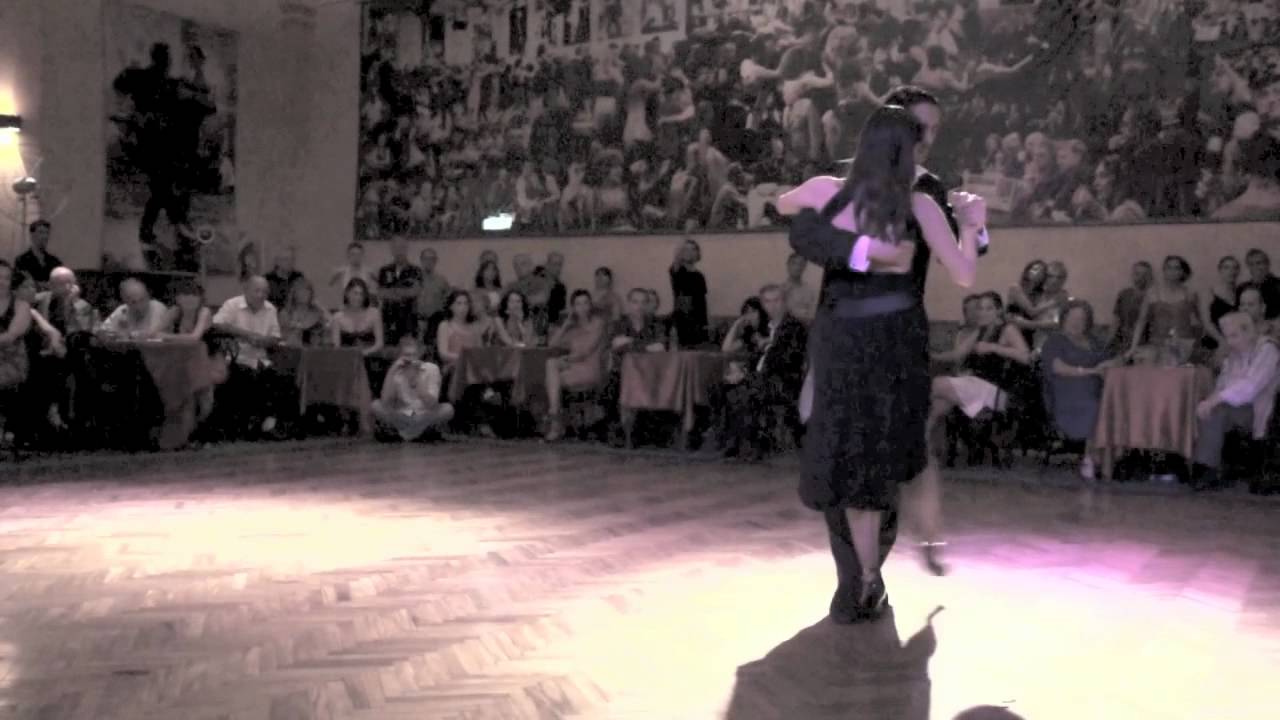 Milena Plebs y David Palo en El Salon Canning March 16, 2012 - 01