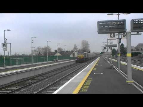 Irish Rail 234 loco + mk4 set passes Hazelhatch