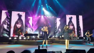 Laura Pausini Limpio, Surrender, Yo estuve (+ amor x favor) live