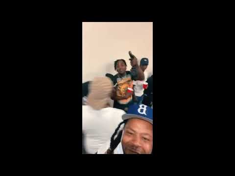 EBK DBOY -TOP SHOTTAS  (phone video)