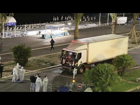 بدء محاكمة المتهمين الثمانية بالوقوف وراء هجوم شاحنة نيس عام 2016